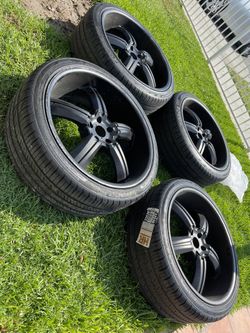 22 Inch Rims With Low Profile Tires!!!! $500 OBO