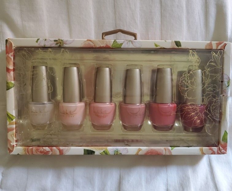 Nicole Miller New York Collection