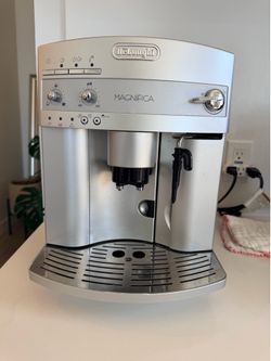 Delonghi Magnifica ESAM3300 Espresso Machine