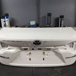 2020-2021-2022-2023-2024-2025 TOYOTA COROLLA TRUNK LID OEM