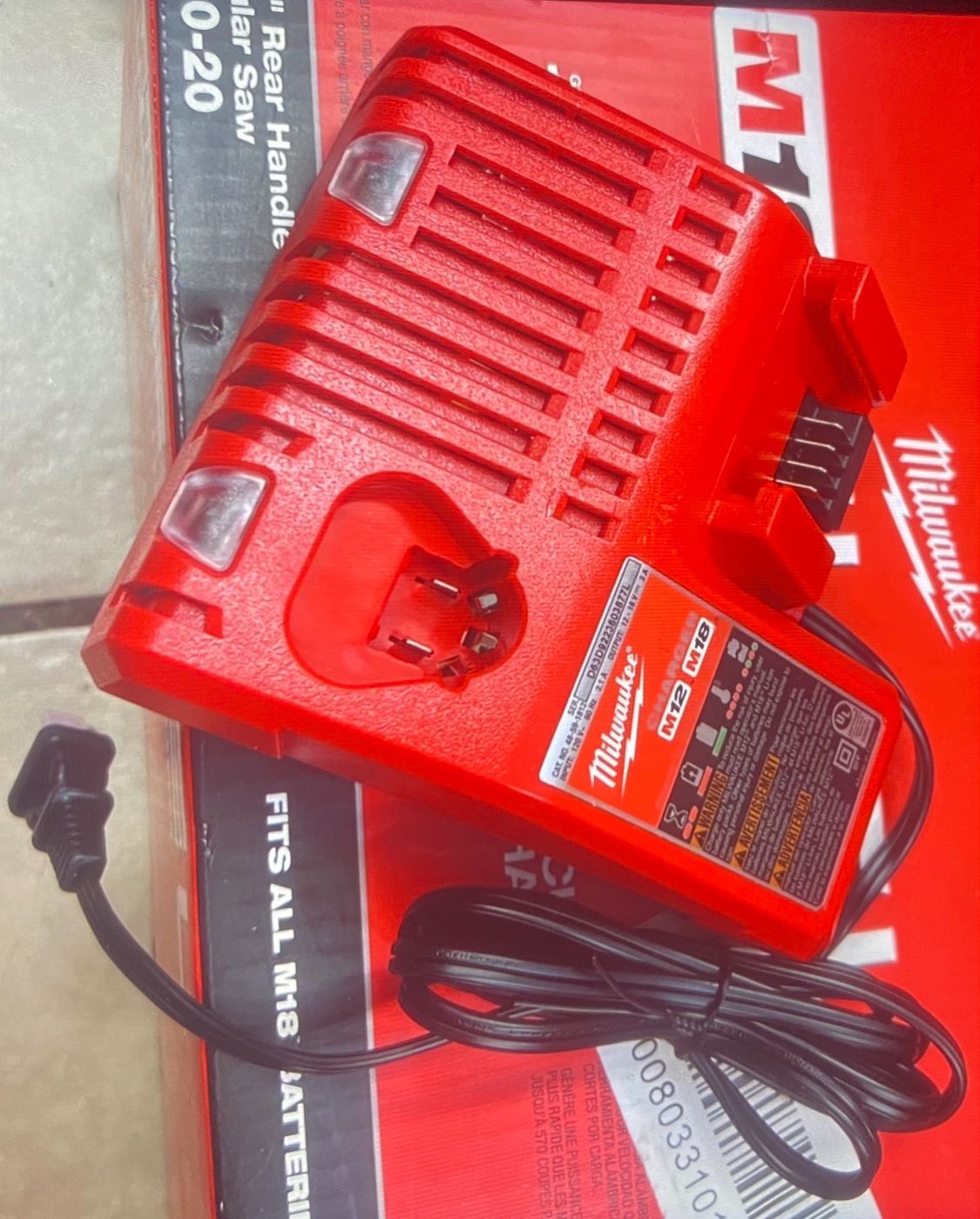 Milwaukee M18 12-Volt/18-Volt Lithium-Ion Multi-Voltage Charger
