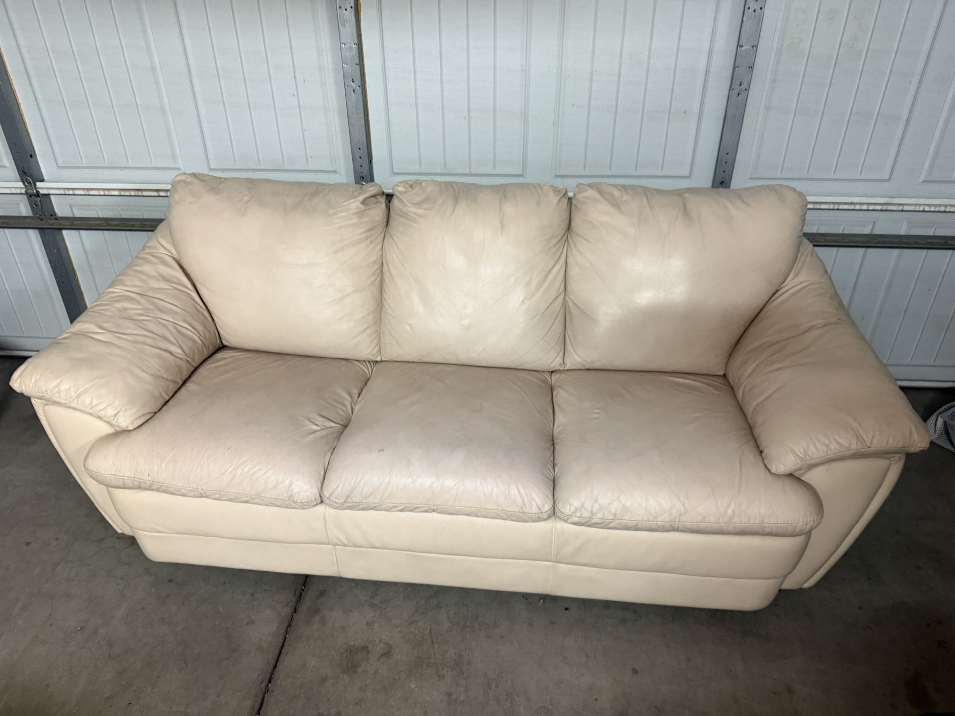 Couch And Coffee Table 