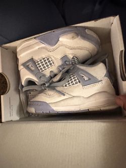 Kids Jordan size 6c