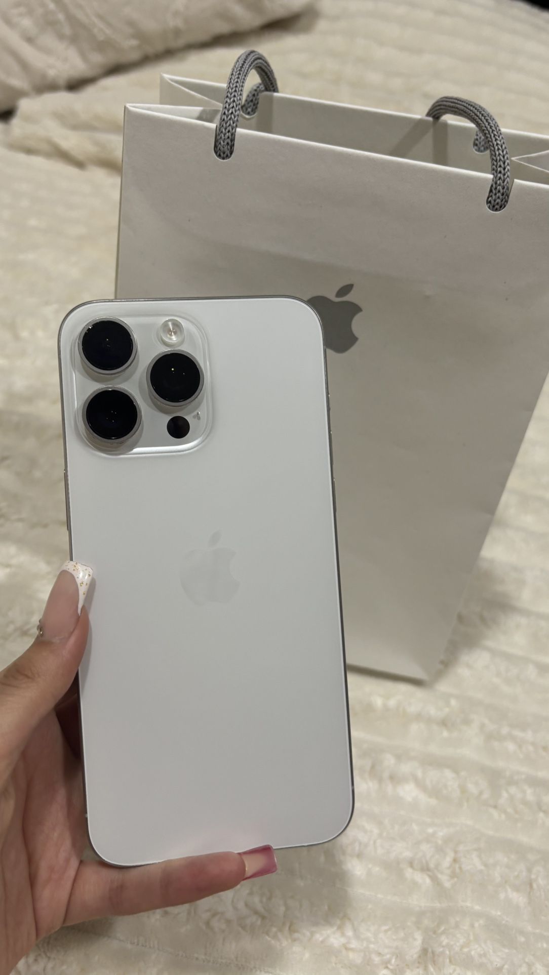 iPhone 15 Pro Max – 2TB Storage