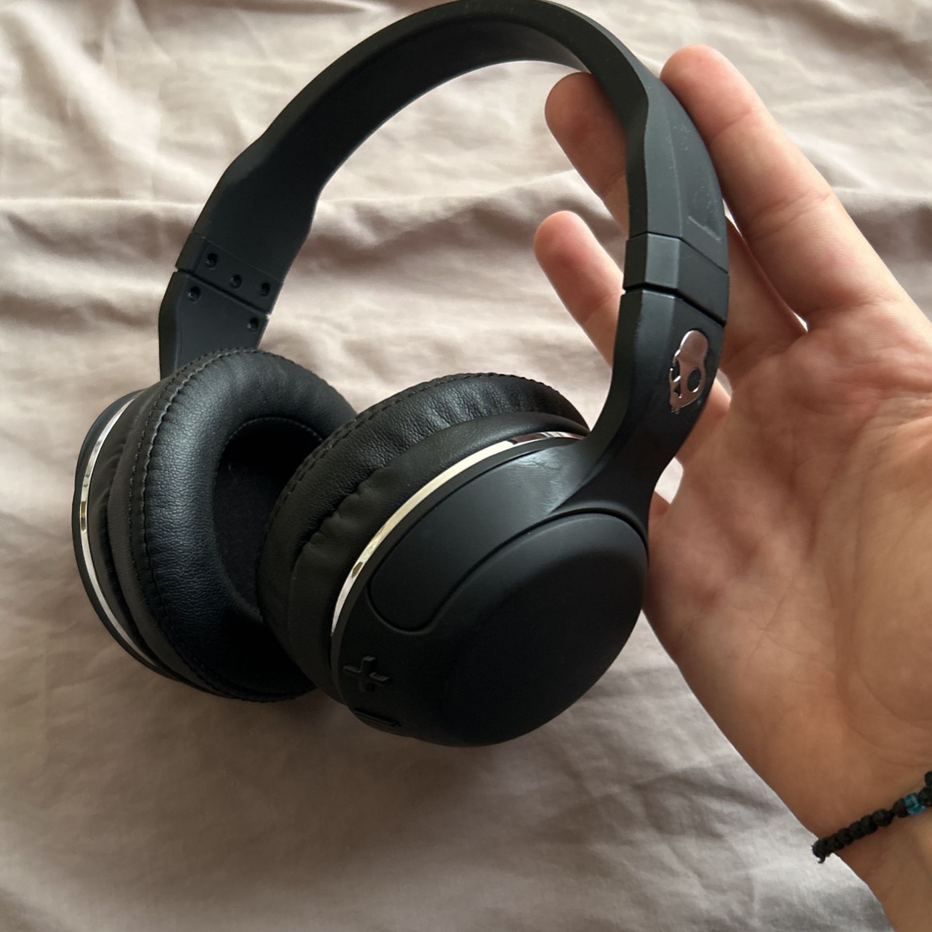 Scullcandy Hesh 2 over-ear  headphones