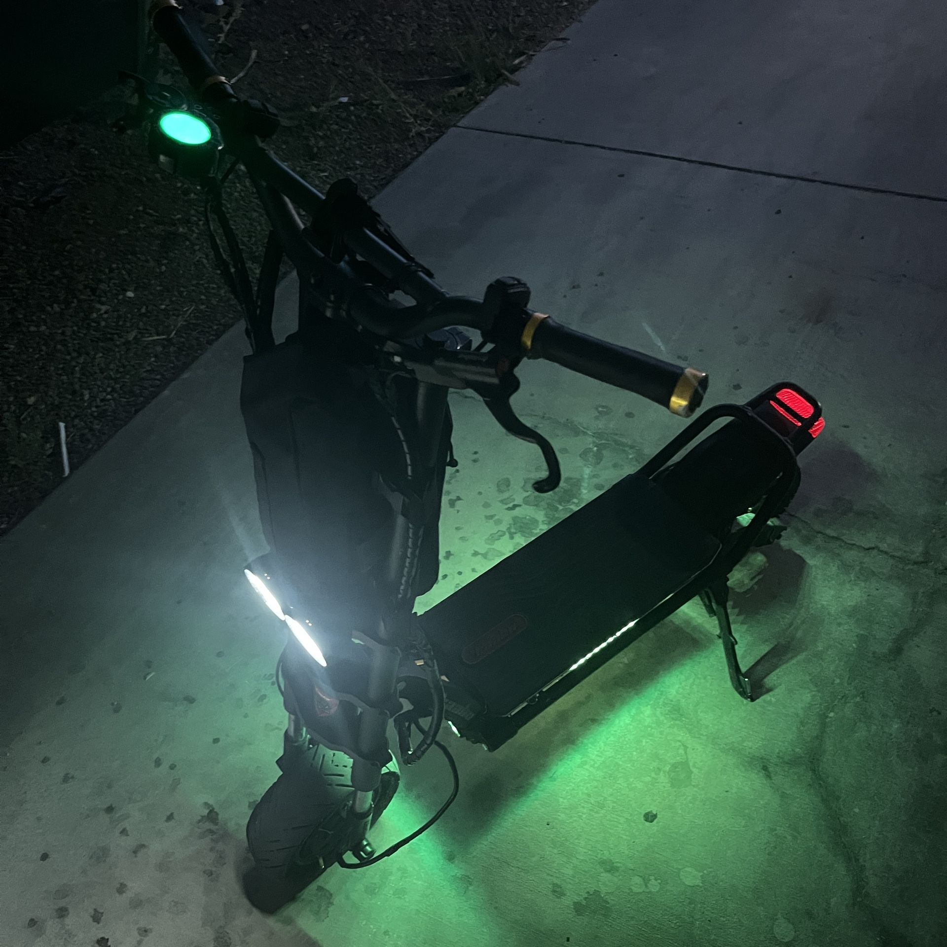 60 Mph Electric Scooter With 5a Fast Charger And Bag