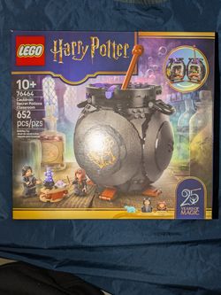 NEW LEGO Harry Potter Cauldron: Secret Potions Classroom 76464