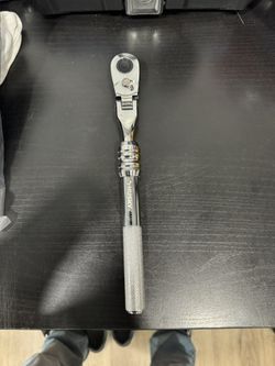 Husky 3/8 In. Drive Flex-head Extendable Ratchet
