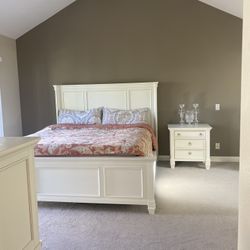 Wood Cal King Bedroom Set With Mattress 