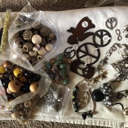 Miscellaneous Beads And Pendants 