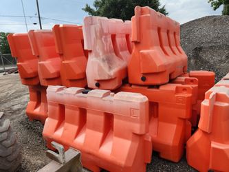 Water fill barricades