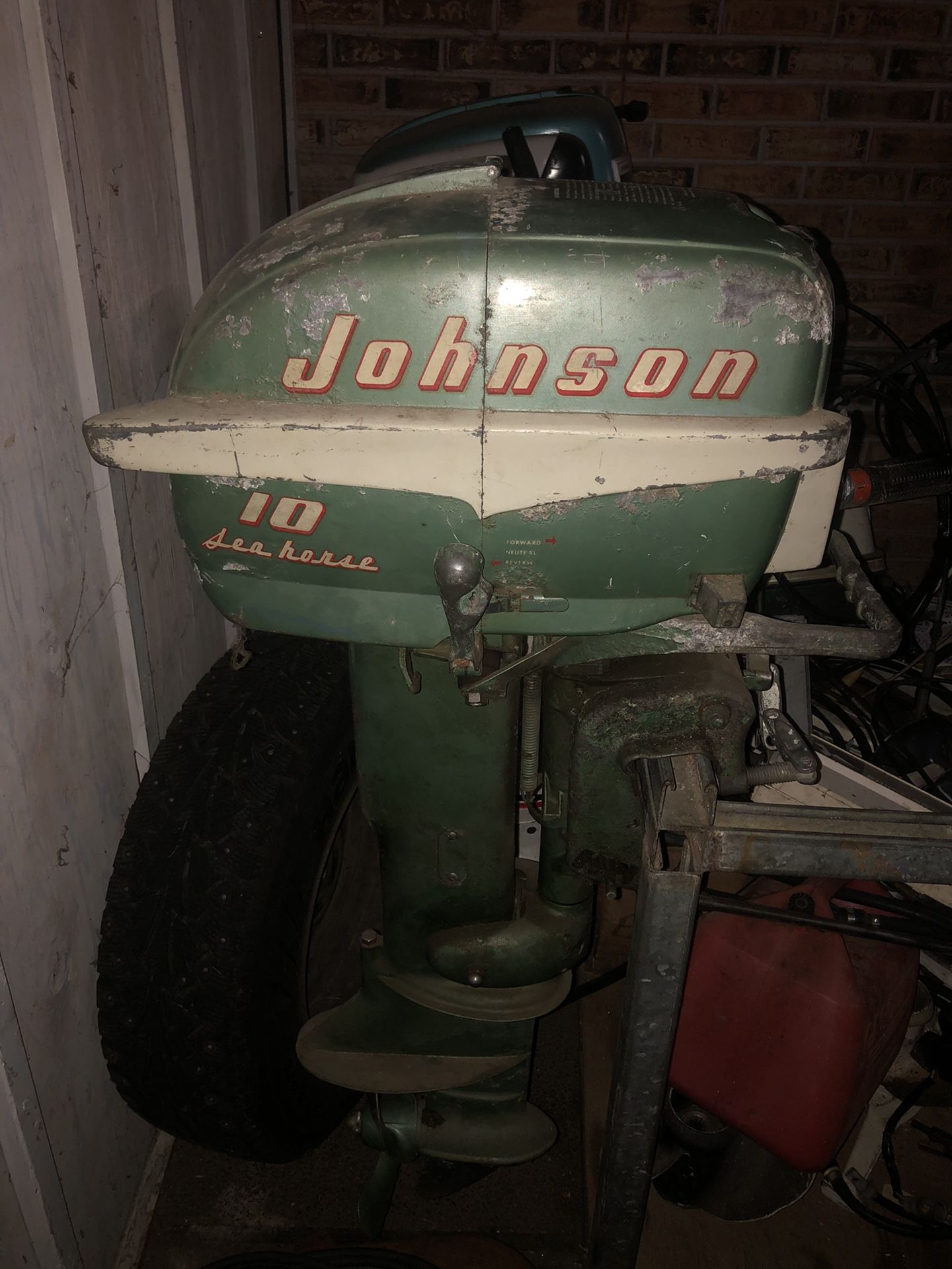 Original 1955 Sea Horse JOHNSON 10 HP (QD-16) OUTBOARD MOTOR with GAS CAN