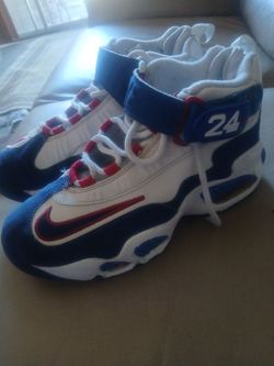 Nikes size 6.5