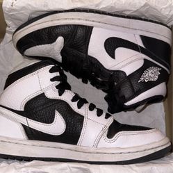 WMNS AIR JORDAN 1 MID SE
