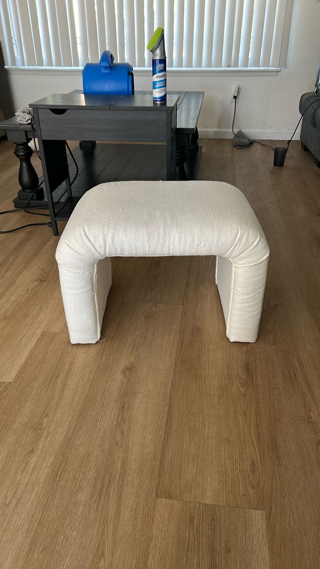 Side Chair (aesthetic) 