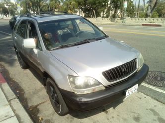 Lexus 300