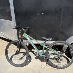 Haro flightline one 26” mountain bike