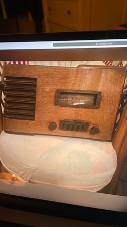 1939 Firestone “Air Chief” Tabletop Tube Radio