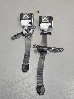 2011-2013 Hyundai Equus OEM Front Right Passenger Seat Belt Black 88880-3N590-RY