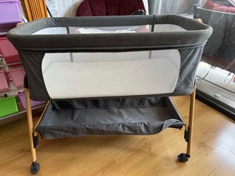 Baby bassinet and bedside sleep