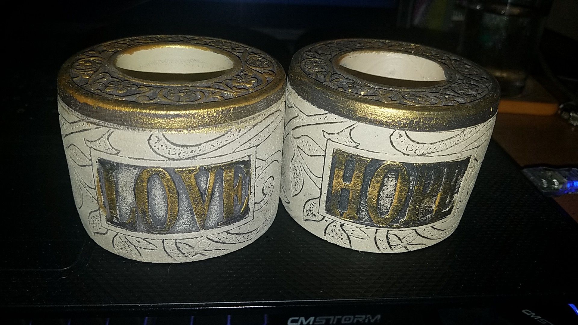 Tea candle holder