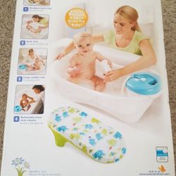 Summer newborn-to-toddler Bath Center and Shower for free
