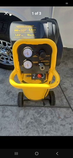 Dewalt upright 15 gallon tank air compressor