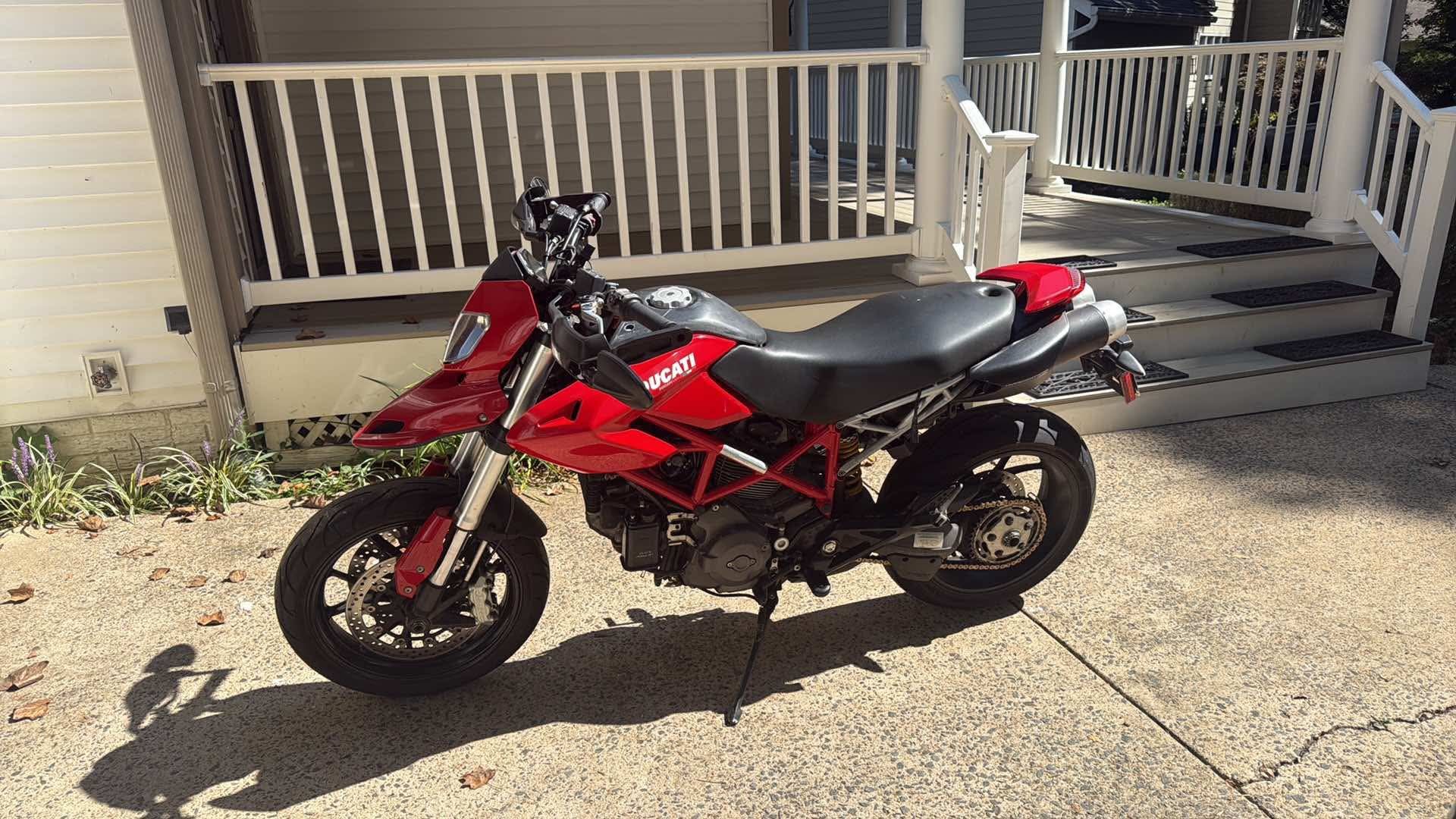 Ducati Hypermotard 796