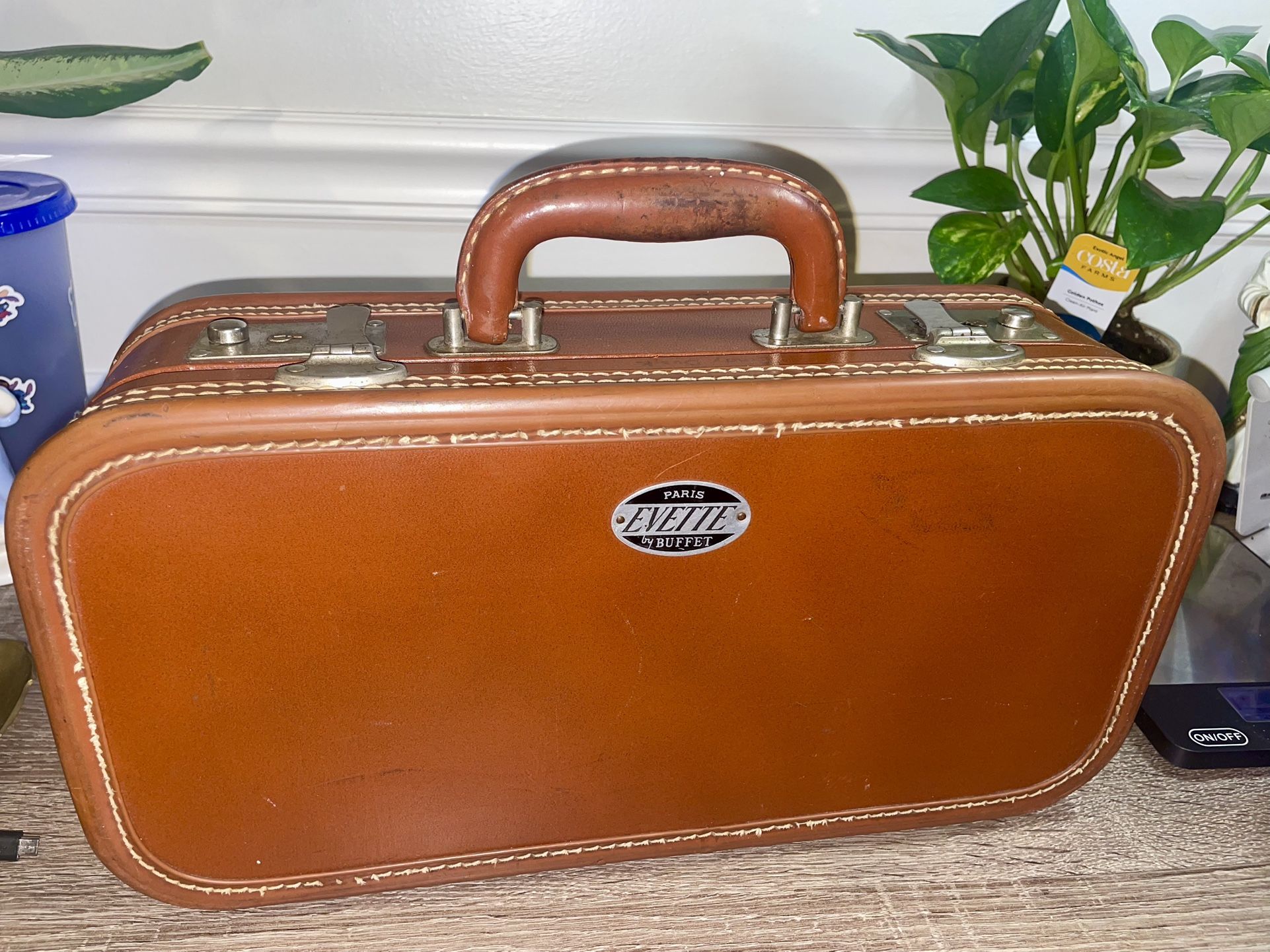 VINTAGE PARIS EVETTE Sponsored By Buffet Bb Clarinet Case” Only”…(#17)