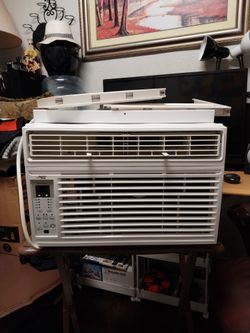ARTIC KING 8,000 BTU WINDOW AIR CONDITIONER