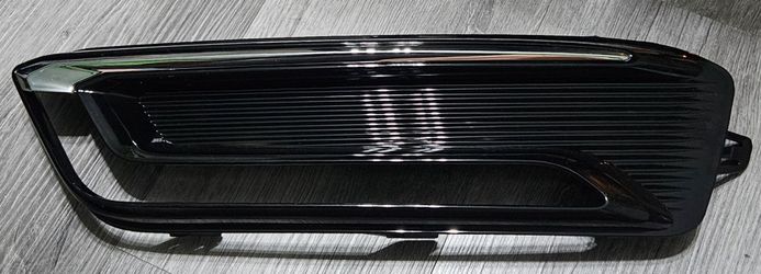 14-20 Chevrolet Impala Fog Lamp Bezel RH