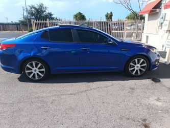 BEAUTIFUL BLUE 2013 KIA OPTIMAL