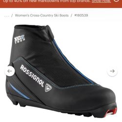 Skiing Gear  Classic Skiing Gears Shoes And Pole 60+50+20$