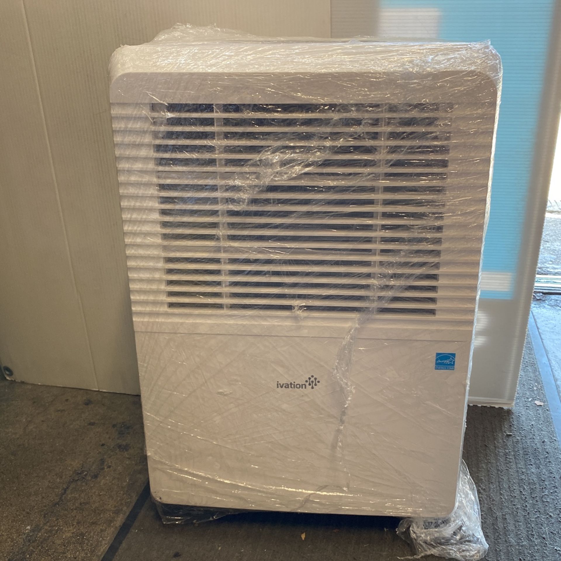 Ivation Dehumidifier IVALDH70PWWP