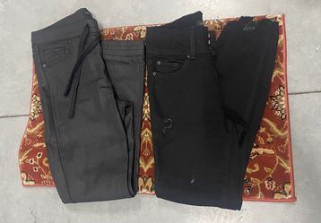 Set Of Kendall + Kylie Joggers & Skinny Jeans Juniors Size 3 ✨$20 For BOTH✨