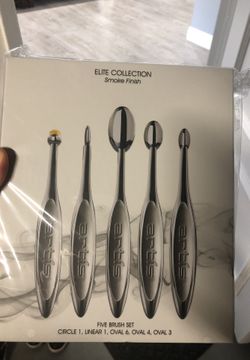Artis makeup brush set