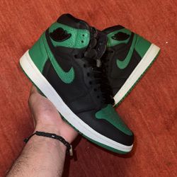 Jordan 1 Line Green Size 8.5
