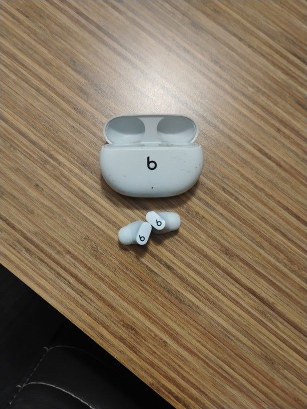 Beats By Dre Studio Buds