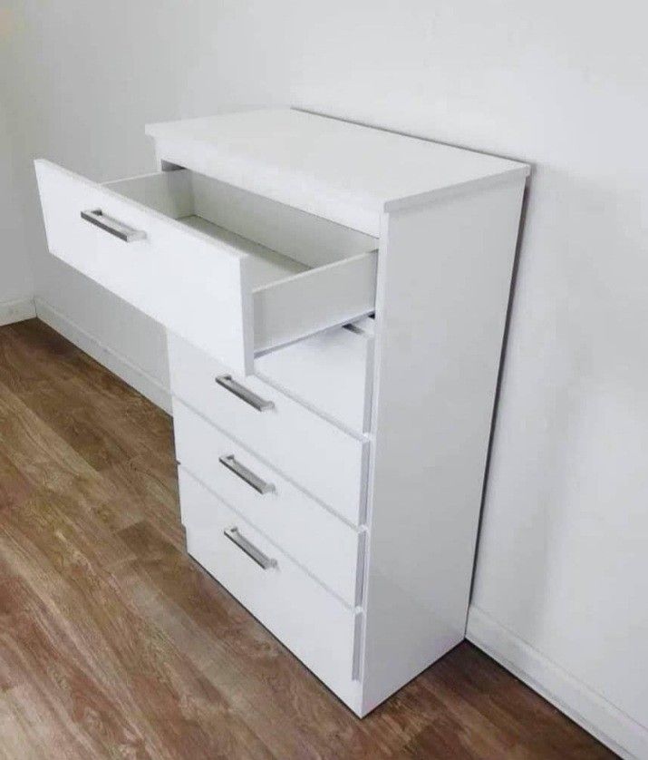 Chęst *** Gąveţero// Brąnd Nęw// Faşt Delįvery