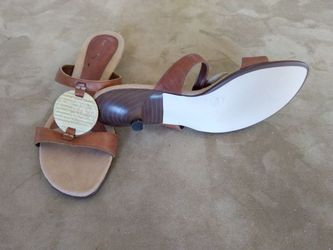 Bandolino Kitten Heels -6-1/2 Medium