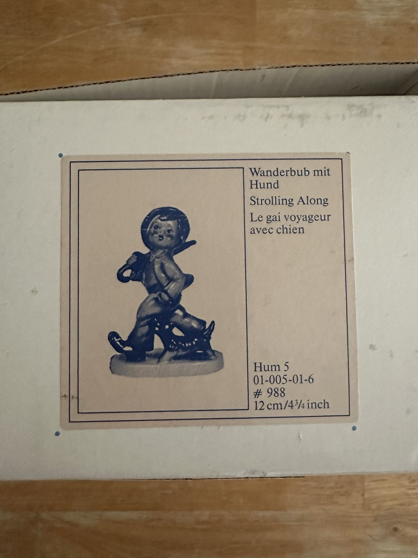 Vintage Hummel Figurine (Hum 5)