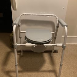 New Deluxe Folding Bedside Potty Chair $30.00 