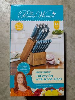 Pioneer Woman 14 piece knife set Teal