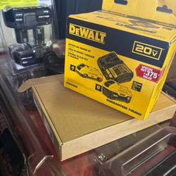 DeWalt 20V Max  Batteries & charger Set