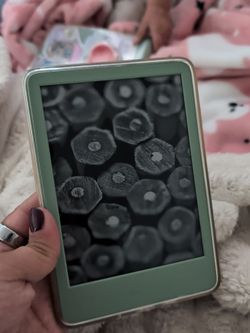 Kindle basic matcha color