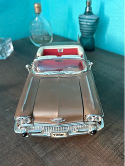 VINTAGE 1958 CADILLAC ELDORADO BIARRITZ DIE-CAST CAR 1:18