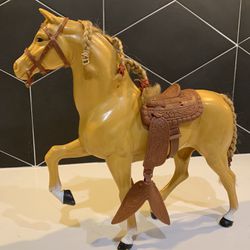 Vintage 1980 DALLAS BARBIE DOLL’S HORSE The Golden Palomino