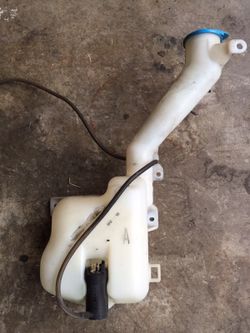 96-00 Honda Civic windshield washer reservoir bottle