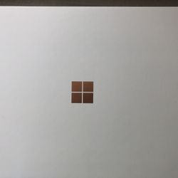 Microsoft Surface Laptop 13.8” - 7th Edition With CoPilot
