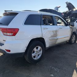 2011 jeep grand cherokee parts only